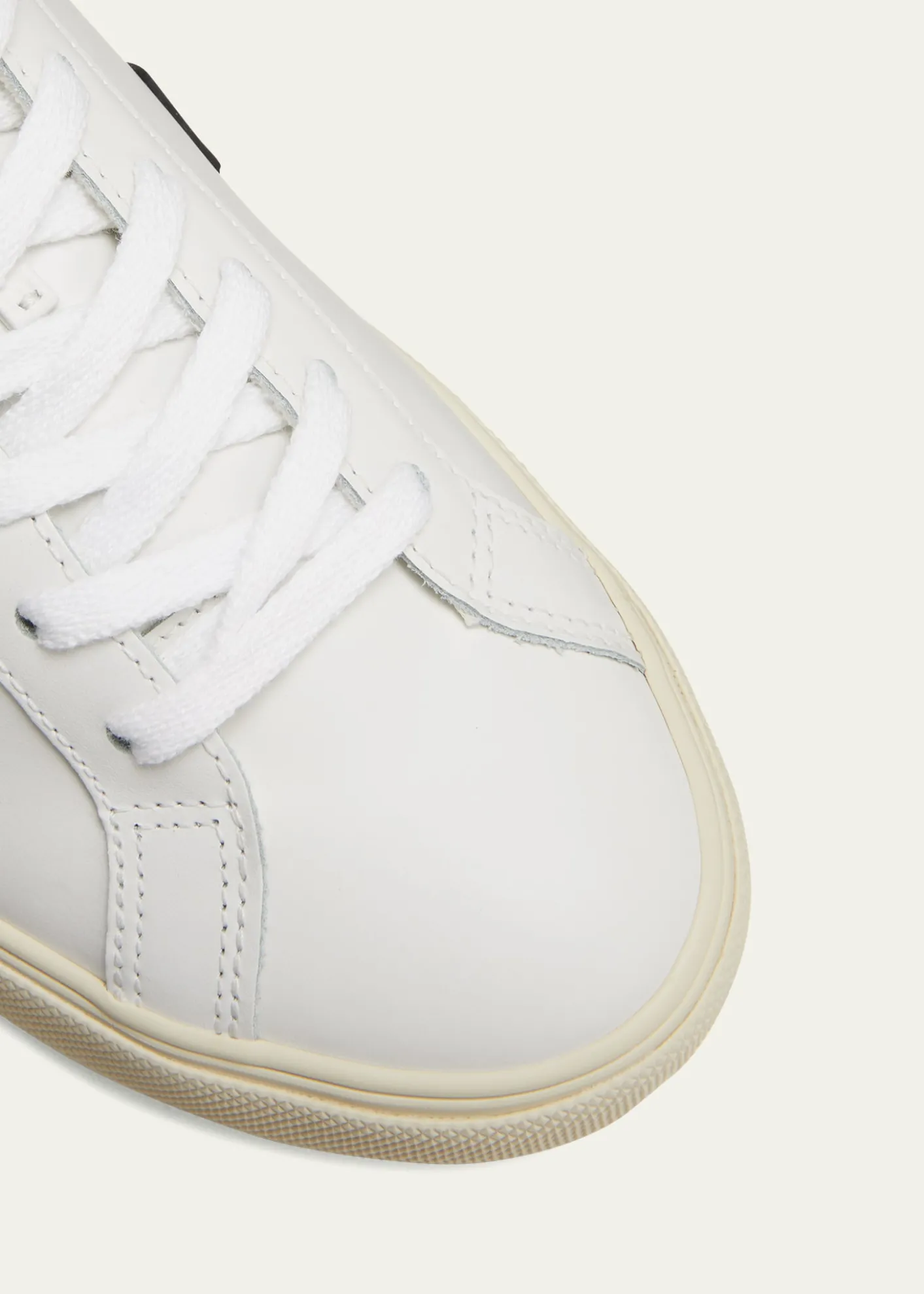 VEJAEsplar Bi-Color Low-Top Sneakers