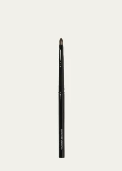 Victoria BeckhamBrush 30, Detailed Lip