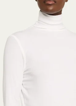 VinceEssential Long-Sleeve Turtleneck