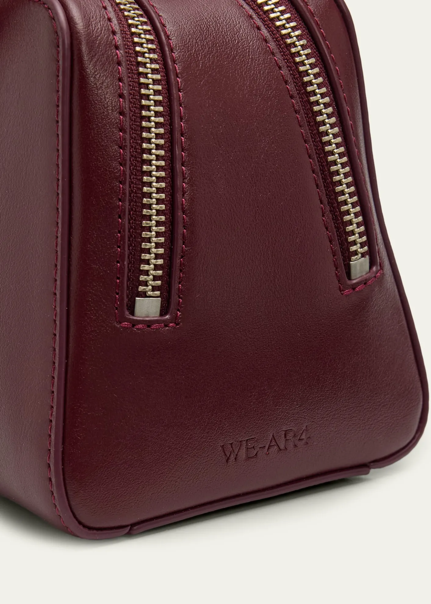 WE-AR4The Ivy 22 Leather Top-Handle Bag
